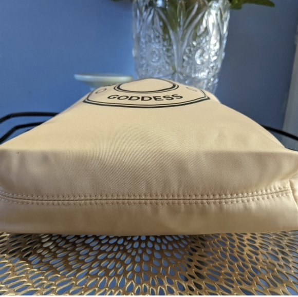 Burberry - Picture 8 of 8